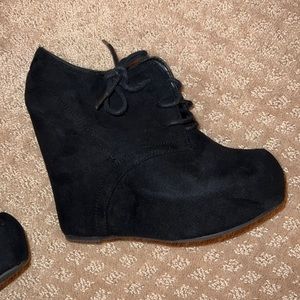 Womens black wedges